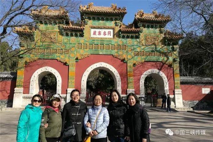 出版传媒公司欢庆三八国际劳动妇女节