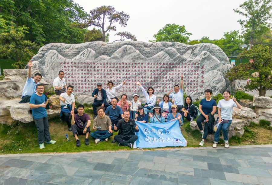 @武汉区域，一“骑”春风碧波间