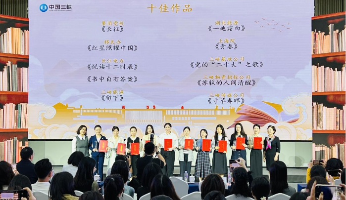 一腔热血勤珍重 玫瑰书香伴我行