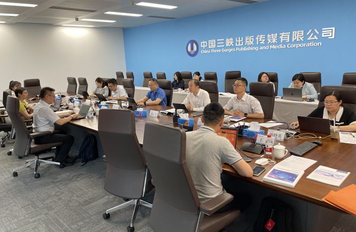 5月18日，李小冬、刘云飞带队与北大方正公司开展座谈调研