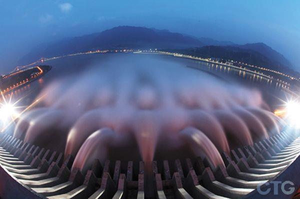 建库以来最大洪峰平稳通过三峡